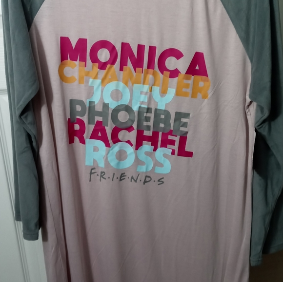 Women's sleepwear friends - Picture 6 of 7